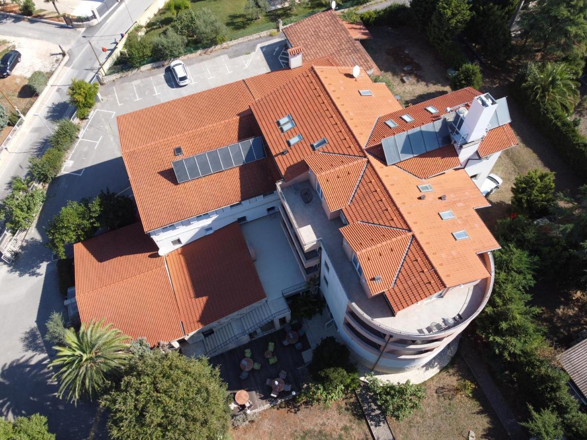 מדולין Hotel Minerva מראה חיצוני תמונה