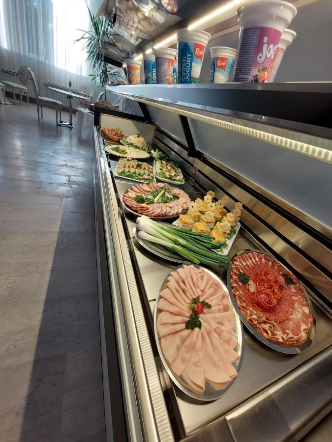 מדולין Hotel Minerva מראה חיצוני תמונה