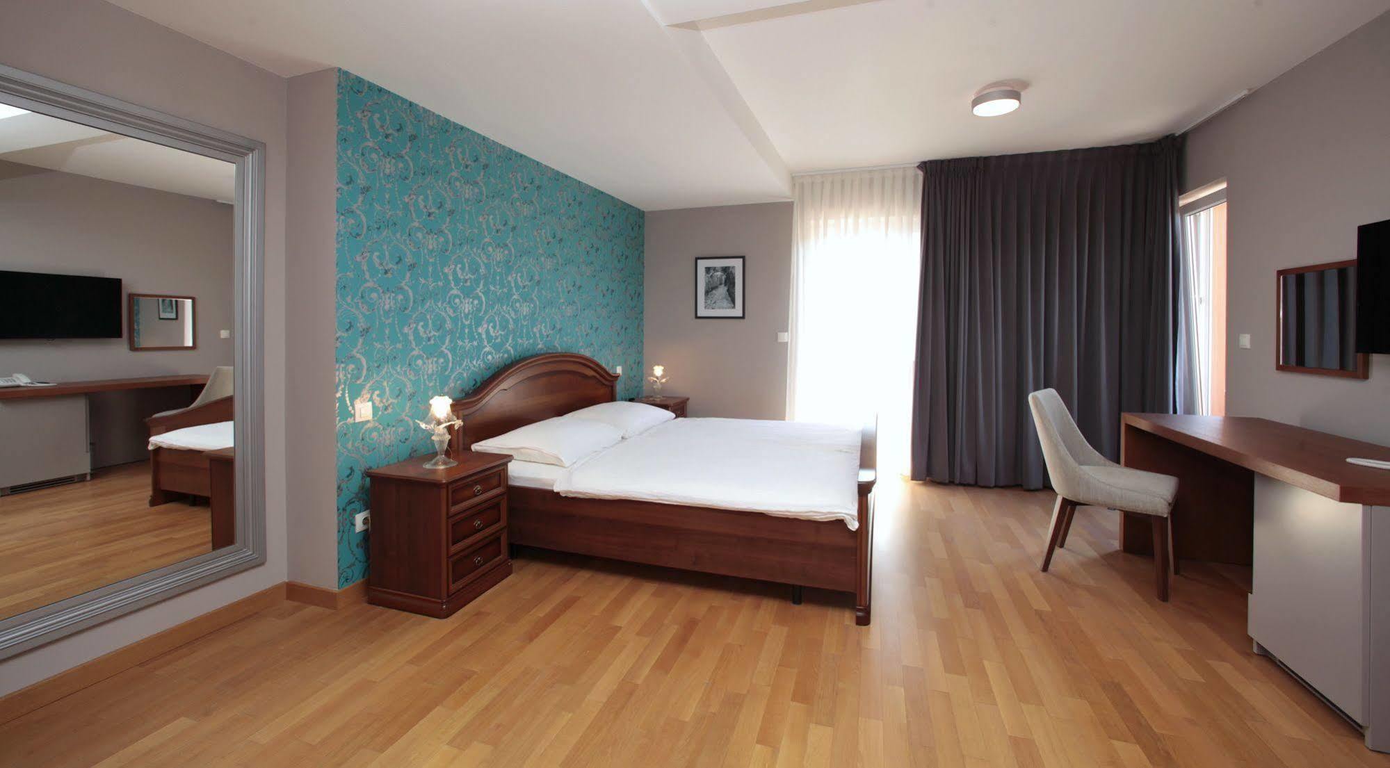 מדולין Hotel Minerva מראה חיצוני תמונה
