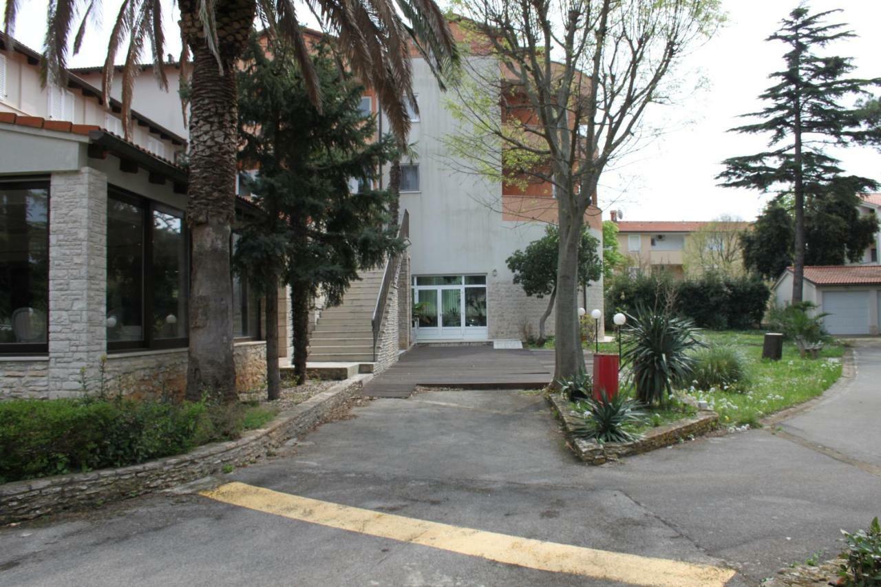 מדולין Hotel Minerva מראה חיצוני תמונה