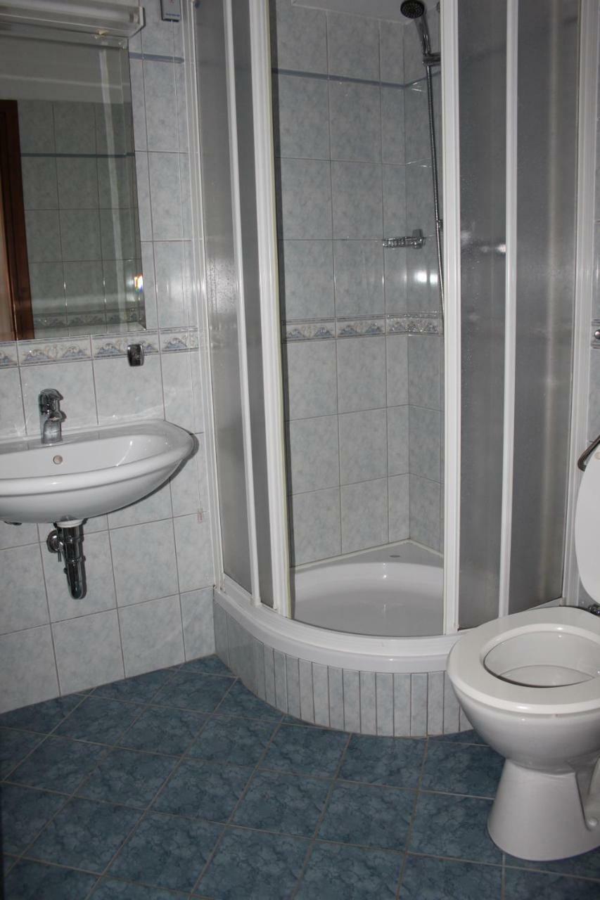 מדולין Hotel Minerva מראה חיצוני תמונה